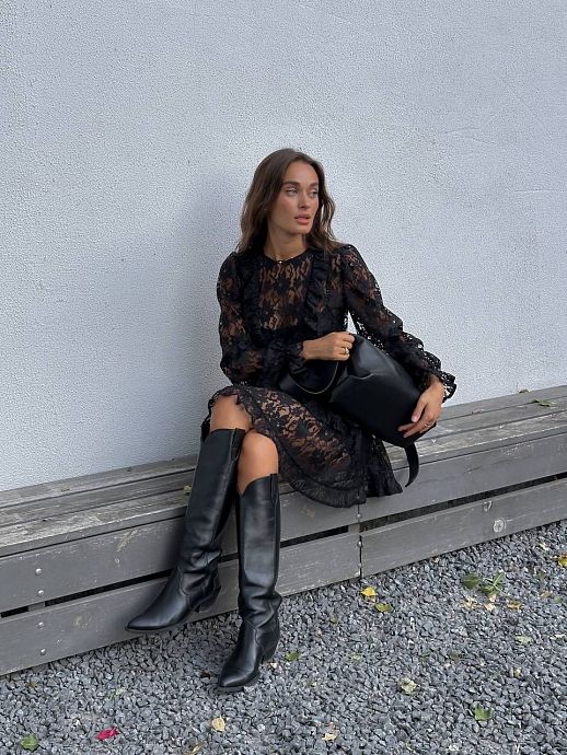 Sukienka mini z koronką czarna