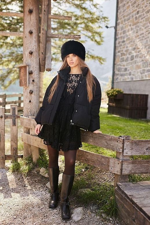 Kurtka puchowa skrócona z zamkiem czarna